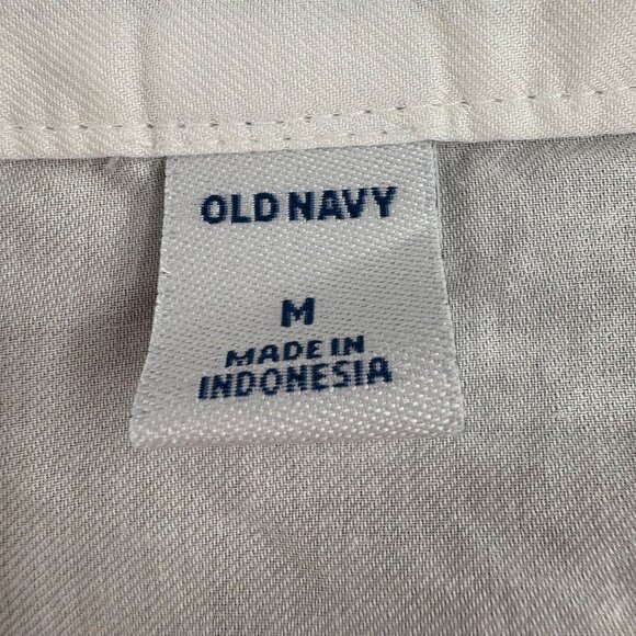 Old Navy Women's White Long Sleeve Button-Up Blouse size Medium - Picture 2 of 6